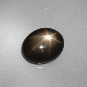 4,38 ctw natürlicher schwarzer Stern-Saphir, Oval Schliff, Lichtundurchlässig