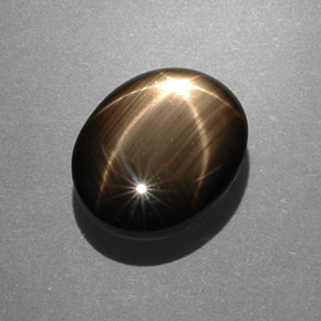 7,53 ctw natürlicher schwarzer Stern-Saphir, Oval Schliff, Lichtundurchlässig