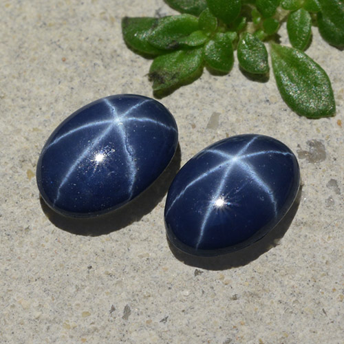 1,88 ct natürliche blauer Stern-Saphir-Edelsteine, Oval Schliff, Lichtundurchlässig