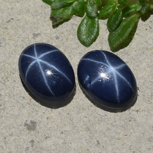 2,13 ct natürliche blauer Stern-Saphir-Edelsteine, Oval Schliff, Lichtundurchlässig