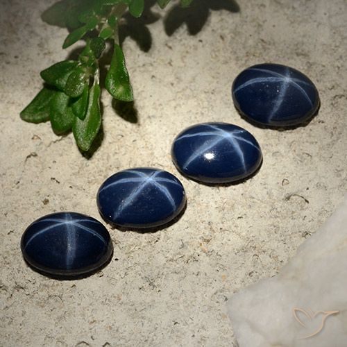 3.50ctw Natürlicher tiefblau Sternsaphir, Oval, Lichtundurchlässig