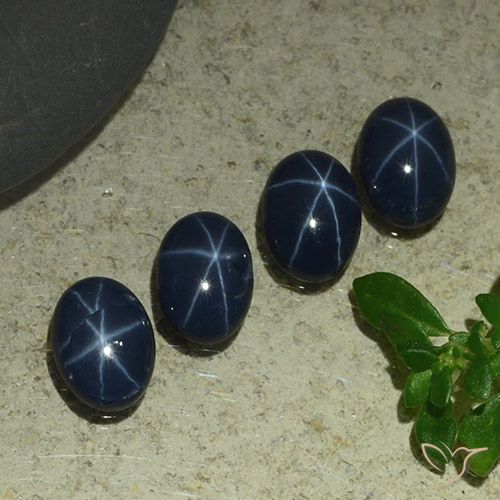 3.93ctw Natürlicher Tiefes Marineblau Sternsaphir, Oval, Lichtundurchlässig