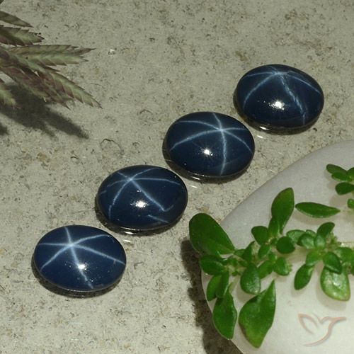 2.93ctw Natürlicher Tiefes Marineblau Sternsaphir, Oval, Lichtundurchlässig