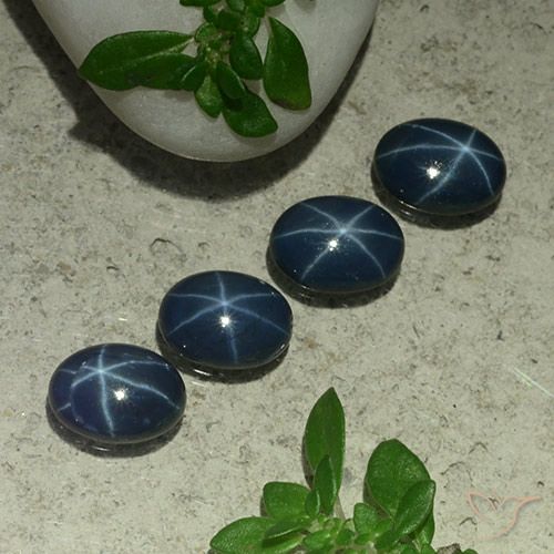 3.65ctw Natürlicher tiefblau Sternsaphir, Oval, Lichtundurchlässig