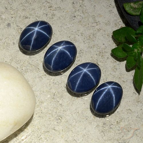 3.62ctw Natürlicher dunkelblau Sternsaphir, Oval, Lichtundurchlässig