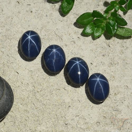 4.18ctw Natürlicher Tiefes Marineblau Sternsaphir, Oval, Lichtundurchlässig