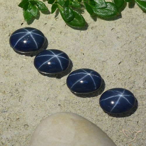 3.75ctw Natürlicher dunkelblau Sternsaphir, Oval, Lichtundurchlässig