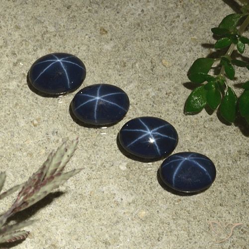 3.80ctw Natürlicher tiefblau Sternsaphir, Oval, Lichtundurchlässig