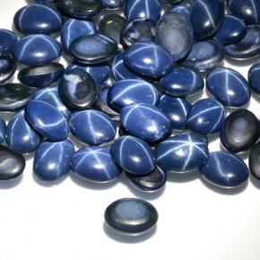 1,05 ctw natürlicher blauer Stern-Saphir, Oval Schliff, Lichtundurchlässig