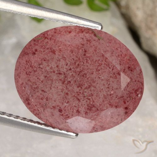 12.80ct Natürlicher Mittelrot Erdbeerquarz, Oval, Lichtdurchlässig