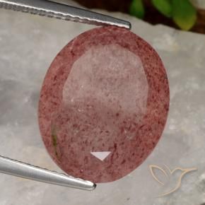 9,17 ctw natürlicher Ziegelrot Erdbeerquarz, Oval, Lichtdurchlässig