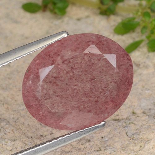 6.85ct Natürlicher Mittelrosa Erdbeerquarz, Oval, Lichtdurchlässig