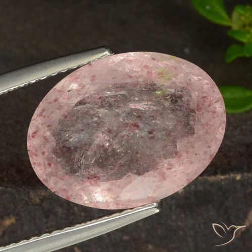 7.80ct Natürlicher hellrosa Erdbeerquarz, Oval, Lichtdurchlässig