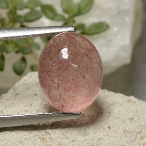 3.57ct Natürlicher Dunkelrosa Erdbeerquarz, Oval, Lichtdurchlässig