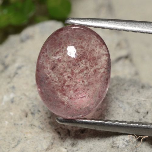 3.20ct Natürlicher rose-rosa Erdbeerquarz, Oval, Lichtdurchlässig