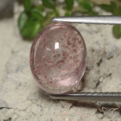 3.34ct Natürlicher hellrosa Erdbeerquarz, Oval, Lichtdurchlässig