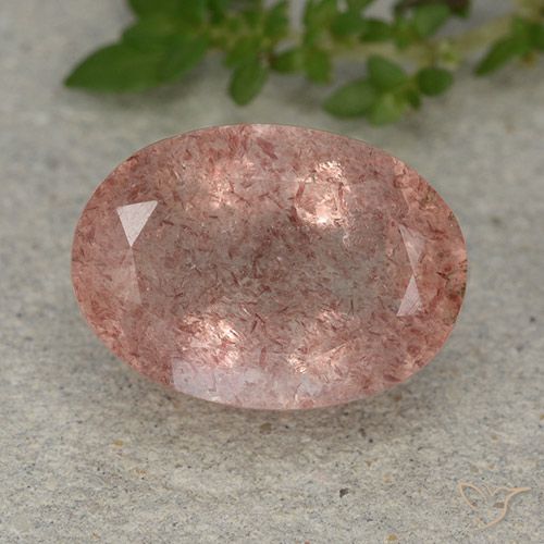 6.40ct Natürlicher Mittelrosa Erdbeerquarz, Oval, Lichtdurchlässig