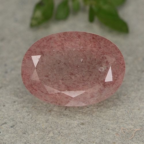 5.57ct Natürlicher rose-rosa Erdbeerquarz, Oval, Lichtdurchlässig