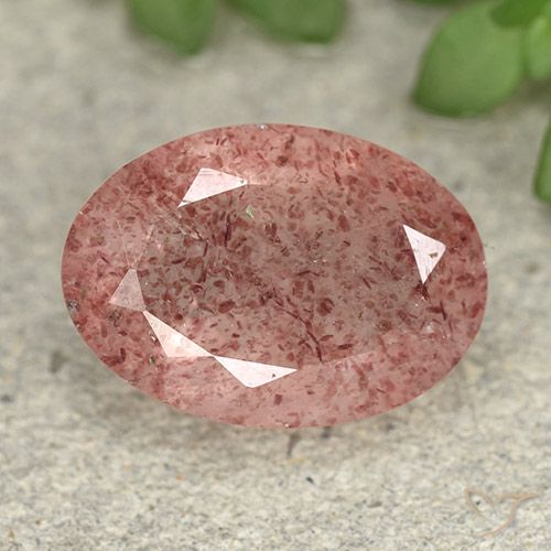 4.65ct Natürlicher Mittelrosa Erdbeerquarz, Oval, Lichtdurchlässig