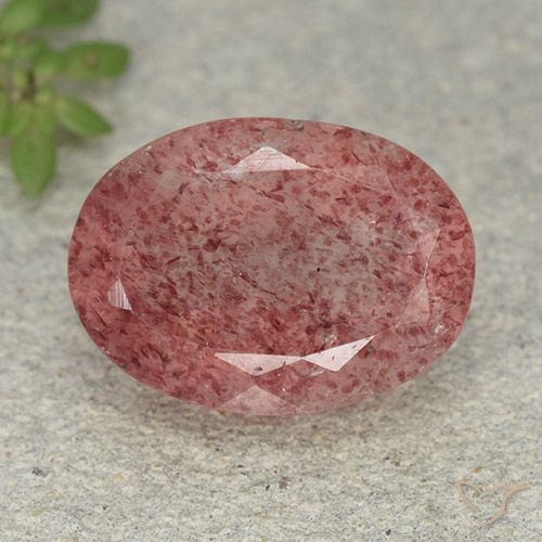 5.38ct Natürlicher rose-rosa Erdbeerquarz, Oval, Lichtdurchlässig