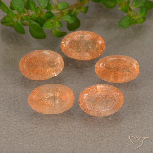 2.47ctw Natürlicher rötlich-orange Sonnenstein, Oval, Lichtdurchlässig
