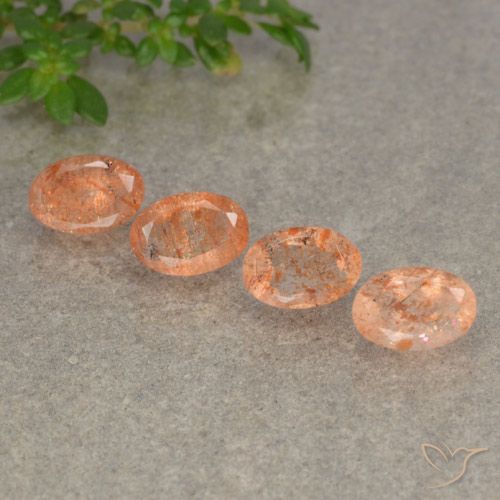 2.57ctw Natürlicher hellorange Sonnenstein, Oval, Lichtdurchlässig