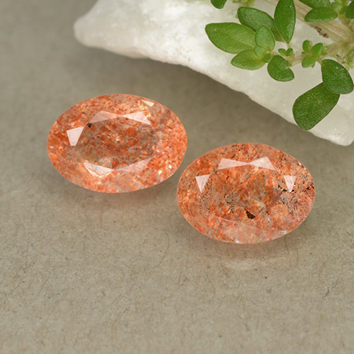 1.72 ct natürliche rötlich-orange Sonnenstein-Edelsteine, Oval Schliff, Lichtdurchlässig