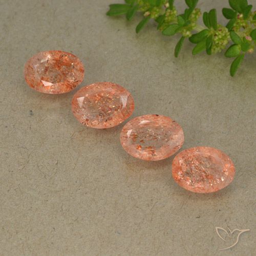 3.37ctw Natürlicher rötlich-orange Sonnenstein, Oval, Lichtdurchlässig