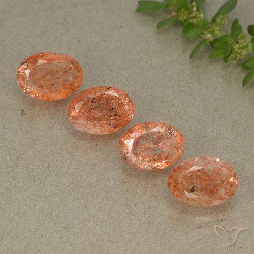3.58ctw Natürlicher rötlich-orange Sonnenstein, Oval, Lichtdurchlässig