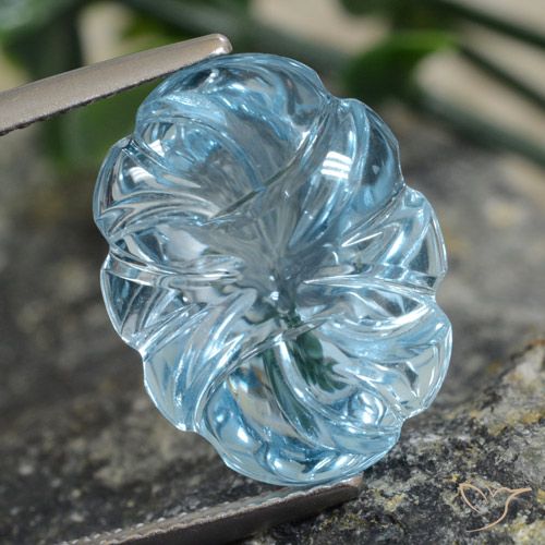 11.77ct Natürlicher Himmerlblau Topas, Blumen-Schliff, Transparent