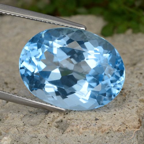 22.74ct Natürlicher Swiss Blue Topas, Oval, VVS-VS