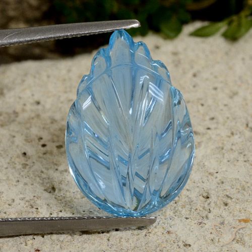 8.57ct Natürlicher Swiss Blue Topas, Blumen-Schliff, Transparent
