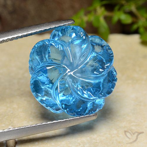 9,17 ctw natürlicher Swiss Blue Topas, Blumen-Schliff, Transparent