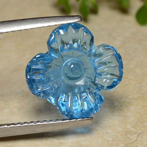 7.40ct Natürlicher Swiss Blue Topas, Blumen-Schliff, Transparent