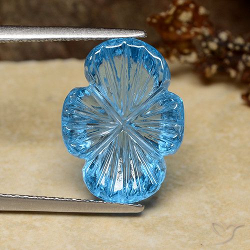 9.28ct Natürlicher Swiss Blue Topas, Blumen-Schliff, Transparent