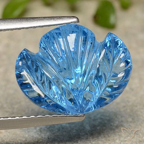 7.36ct Natürlicher Swiss Blue Topas, Blumen-Schliff, Transparent