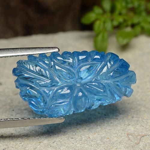 9,17 ctw natürlicher Swiss Blue Topas, Blumen-Schliff, Transparent
