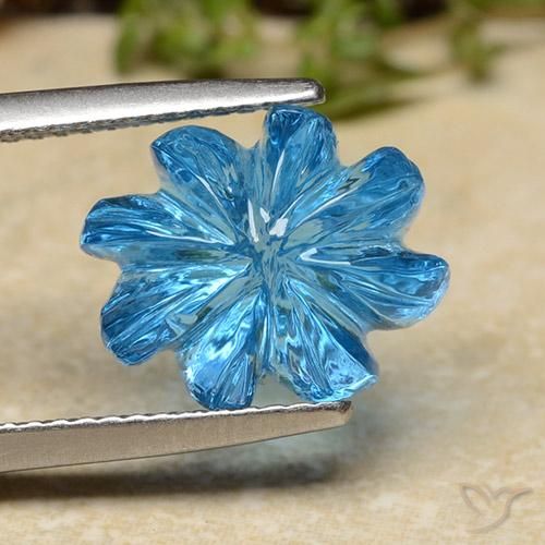 9,17 ctw natürlicher Swiss Blue Topas, Blumen-Schliff, Transparent