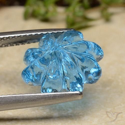9,17 ctw natürlicher Swiss Blue Topas, Blumen-Schliff, Transparent