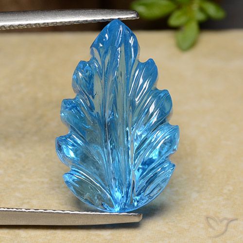13.36ct Natürlicher Swiss Blue Topas, Blumen-Schliff, Transparent