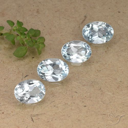 3.88ctw Natürlicher Himmerlblau Topas, Oval, VVS-VS