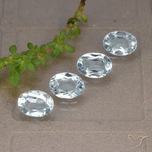 3.85ctw Natürlicher Himmerlblau Topas, Oval, VVS-VS
