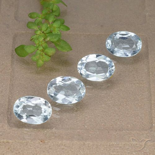 3.69ctw Natürlicher Himmerlblau Topas, Oval, VVS-VS