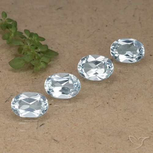 3.81ctw Natürlicher Himmerlblau Topas, Oval, VVS-VS