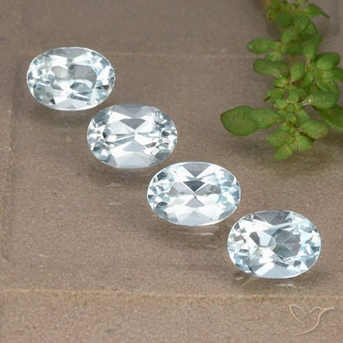 4.02ctw Natürlicher Himmerlblau Topas, Oval, VVS-VS