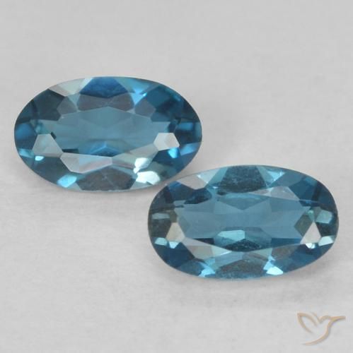 0.63ctw Natürlicher London Blau Topas, Oval, VVS