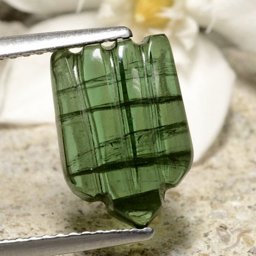 3.71ct Natürlicher tiefgrün Turmalin, Fantasie, Lichtdurchlässig