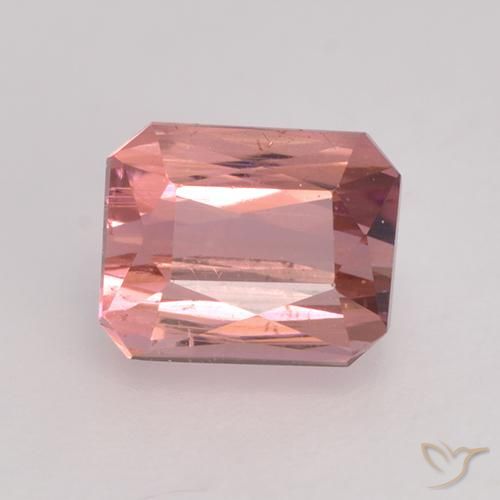 1.07ct Natürlicher Mittelrosa Turmalin, Oktagonschliff, VS, Photo A