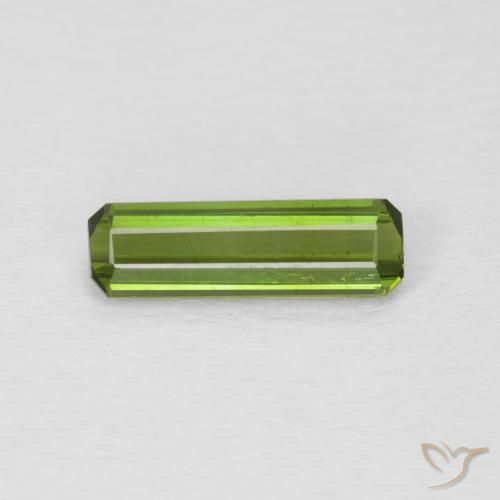 0.82ct Natürlicher tiefgrün Turmalin, Smaragdschliff, VVS