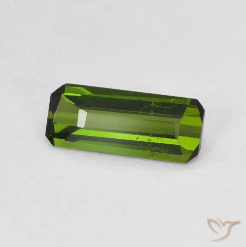 0.69ct Natürlicher Mittelgrün Turmalin, Smaragdschliff, VS